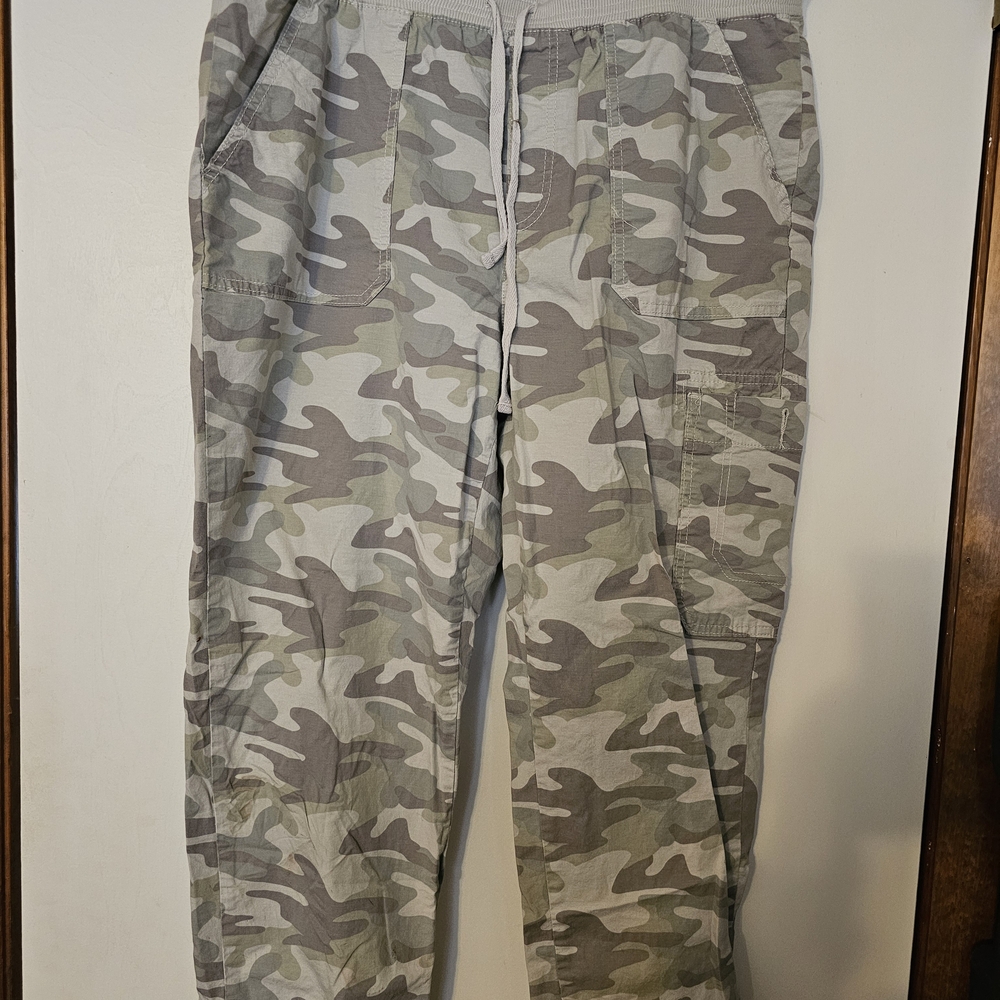 Women's Camouflage Cargo Pants